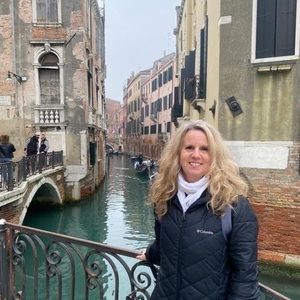 Meet your Posher, Rebecca